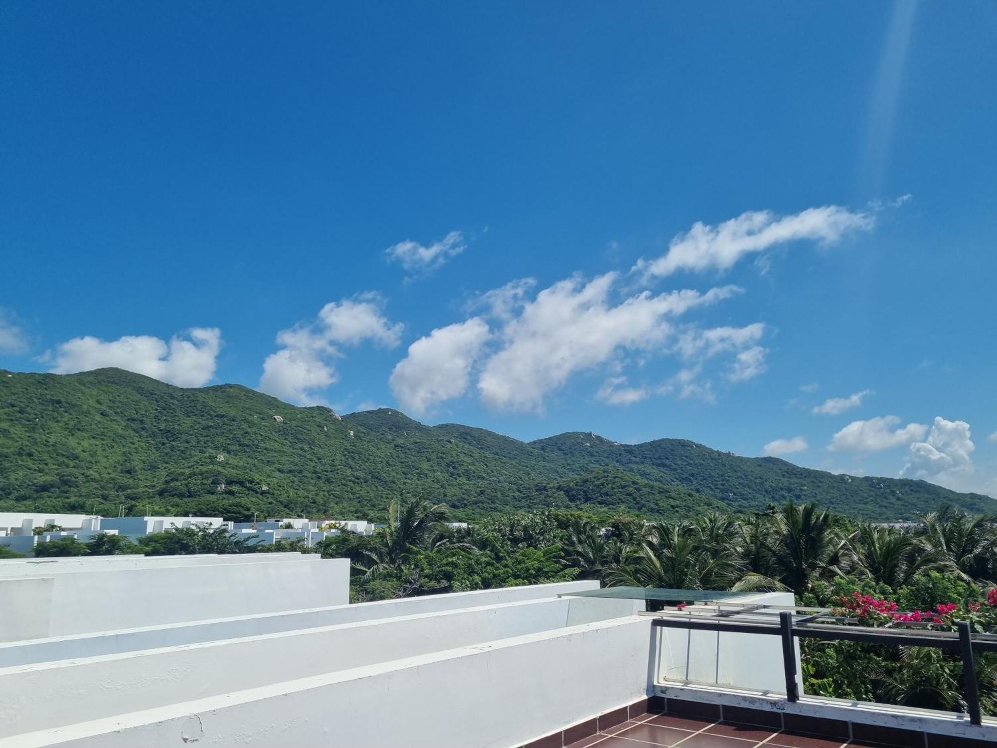 Oceanami Resort Sea View Лонгхай Экстерьер фото